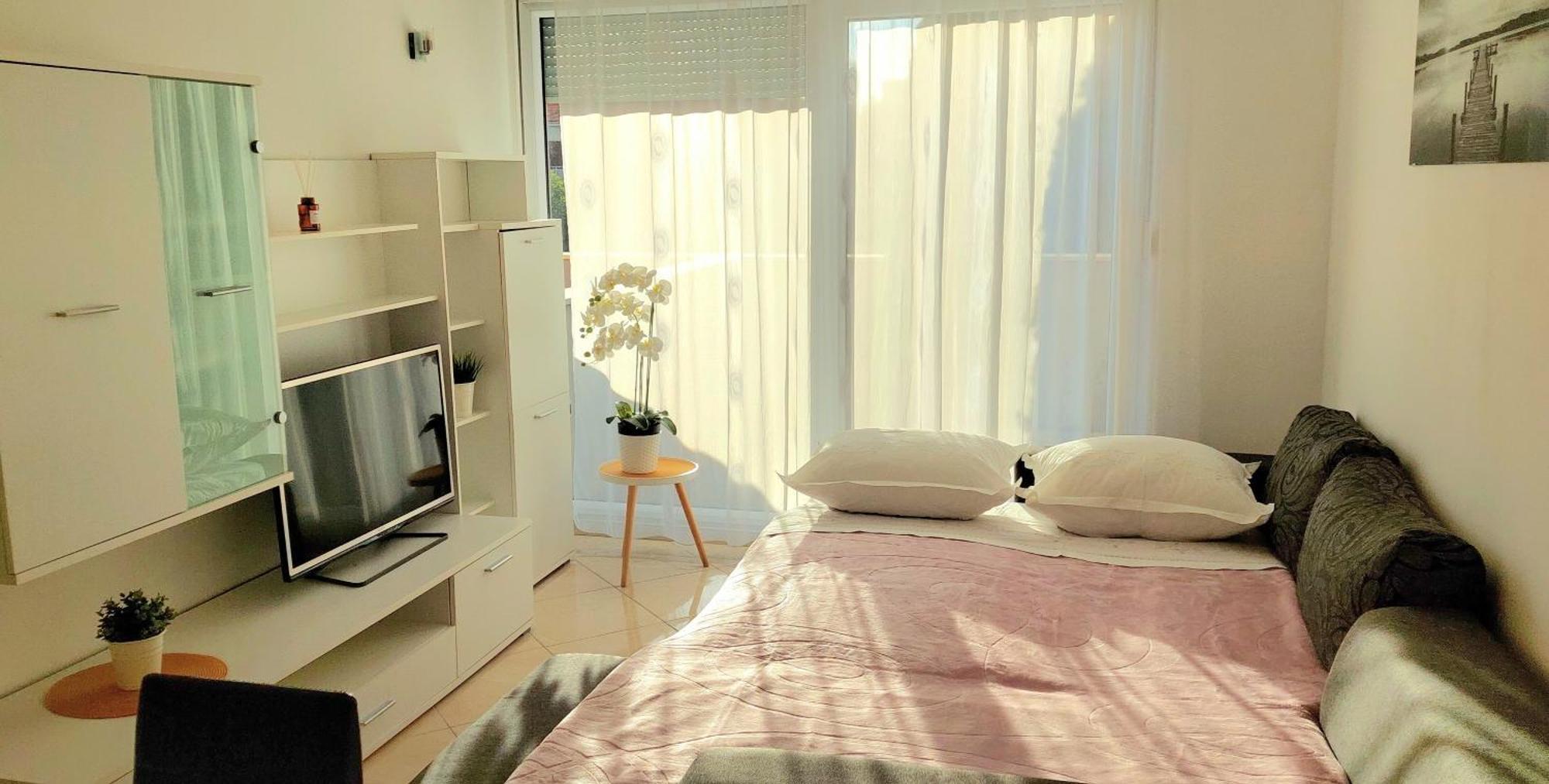 Cozy Apartment With Free Private Parking Split Room photo